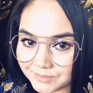 Meet your Posher, Claudia